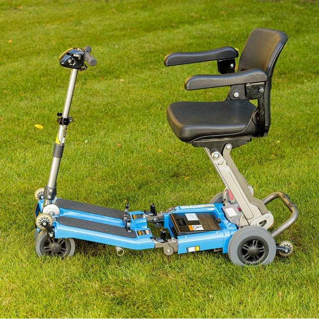 LUGGIE BLUE Folding Travel Mobility Boot Scooter FULLY SERVICED