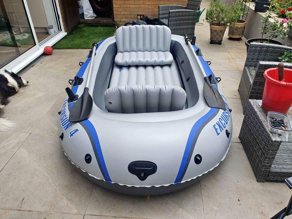 Inflatable 4 person Dinghy - Equipped With A Motor Mount (For 1.5Hp Motor - Not Included)